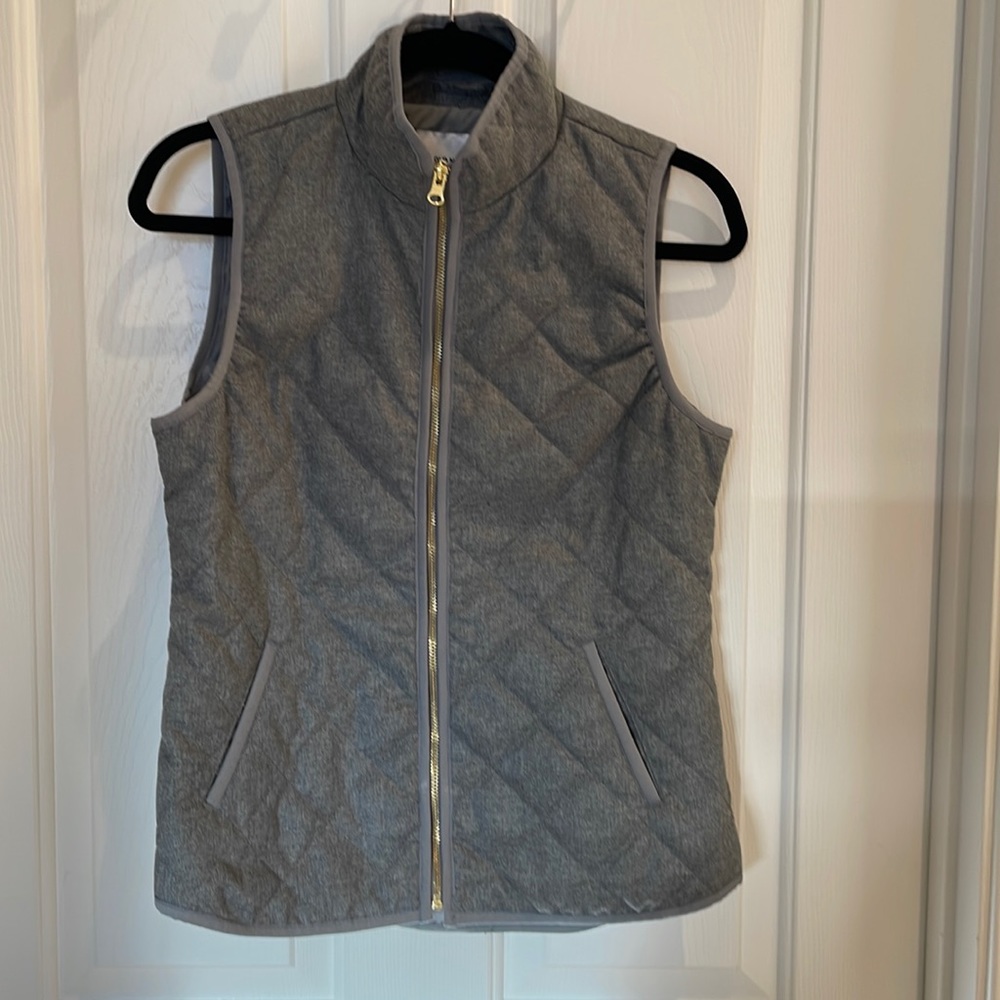 Old Navy vest , XS , grey quilted